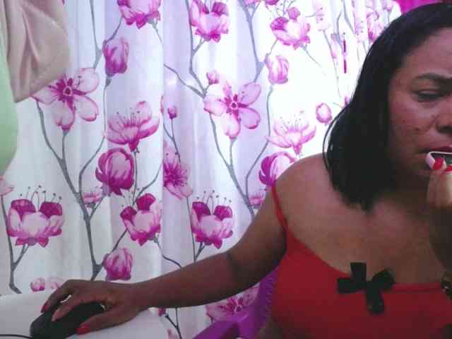 pregnantsaraxxx pregnantsaraxxx