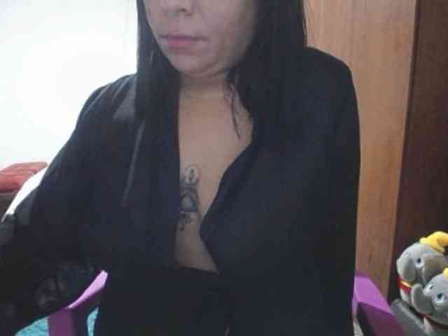 pregnantsaraxxx webcam