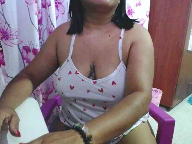 pregnantsaraxxx Live Webcam on BongaCams