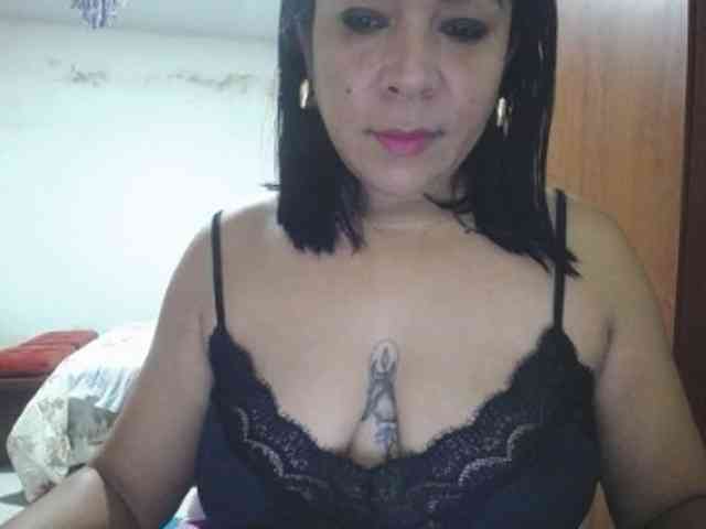 pregnantsaraxxx webcam