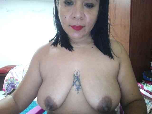 pregnantsaraxxx webcam
