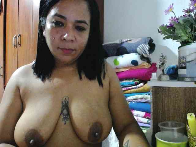 pregnantsaraxxx webcam