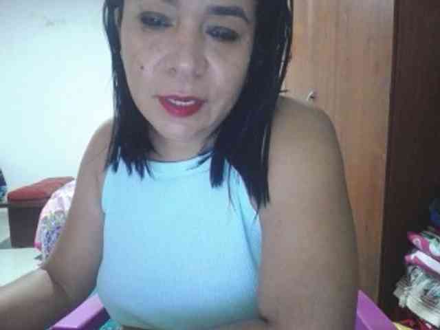 pregnantsaraxxx webcam