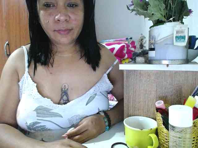 pregnantsaraxxx webcam