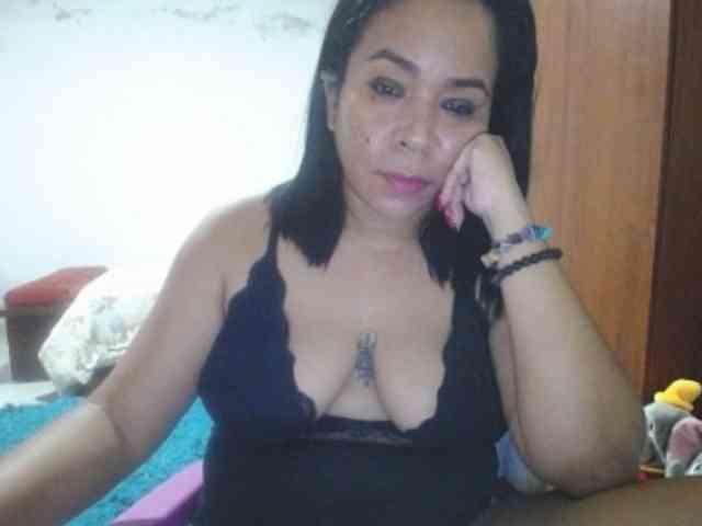 pregnantsaraxxx webcam