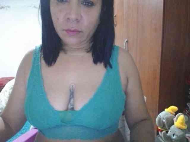 pregnantsaraxxx webcam