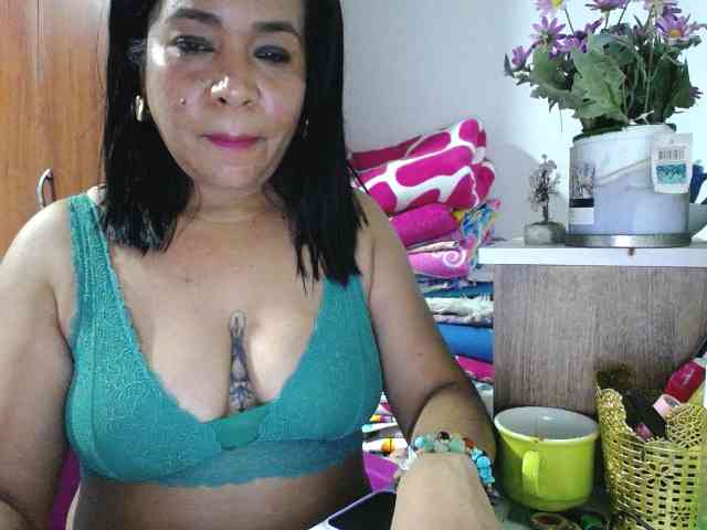 pregnantsaraxxx webcam