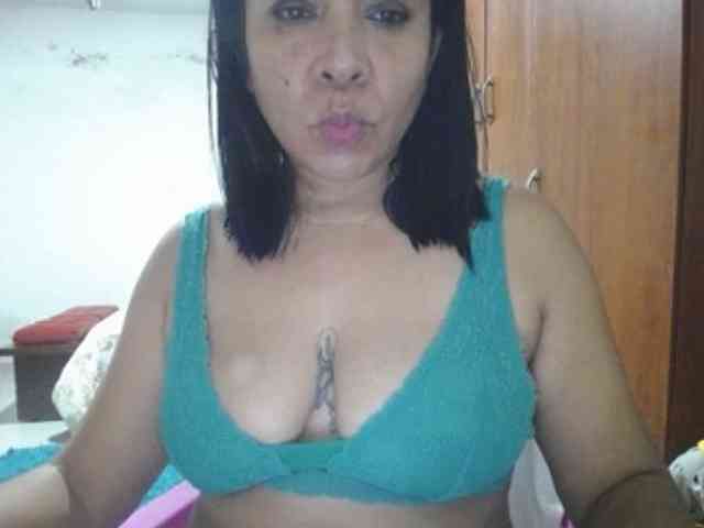 pregnantsaraxxx webcam