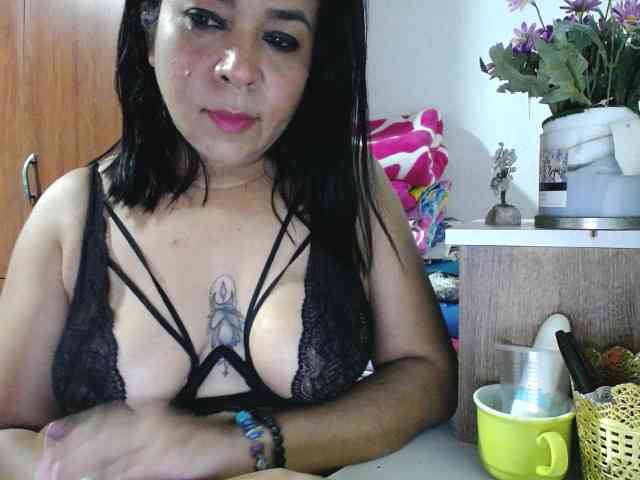 pregnantsaraxxx webcam