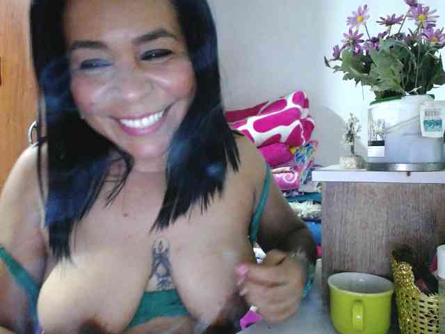 pregnantsaraxxx webcam