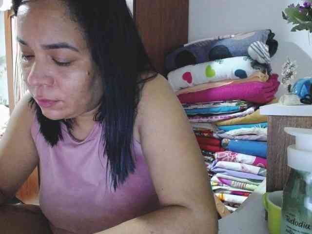 pregnantsaraxxx webcam