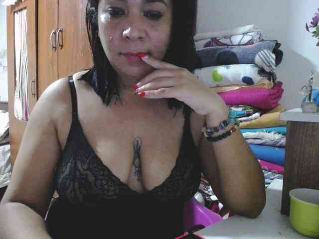 pregnantsaraxxx webcam