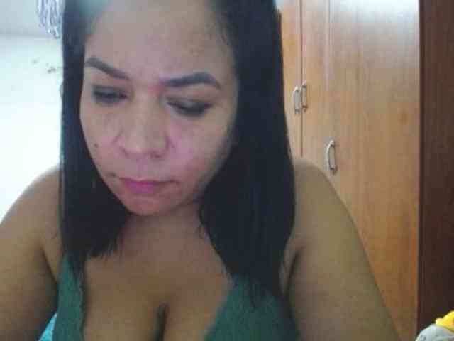 pregnantsaraxxx webcam