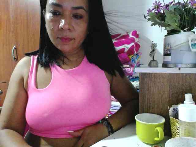 pregnantsaraxxx webcam