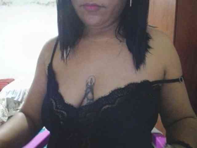 pregnantsaraxxx webcam