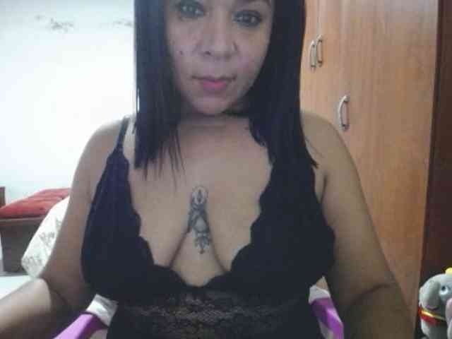 pregnantsaraxxx webcam