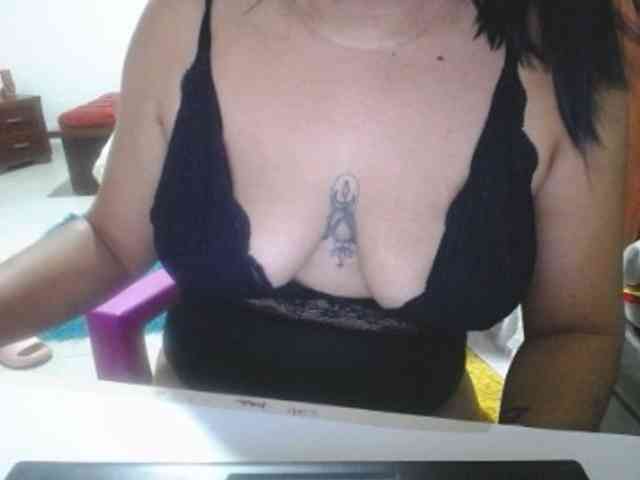 pregnantsaraxxx webcam