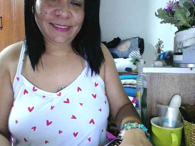 pregnantsaraxxx webcam