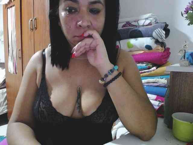pregnantsaraxxx webcam