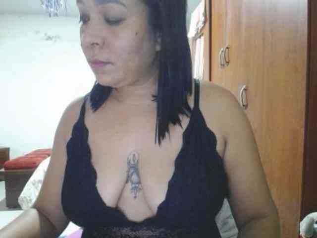pregnantsaraxxx webcam