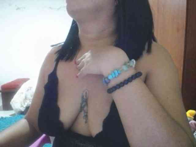 pregnantsaraxxx webcam