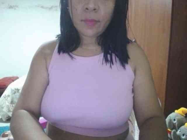 pregnantsaraxxx webcam