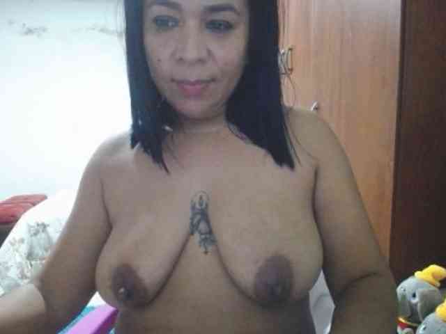 pregnantsaraxxx webcam