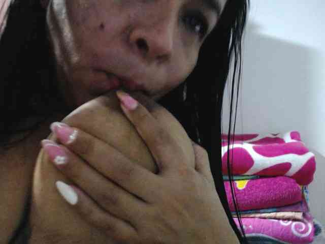 pregnantsaraxxx webcam