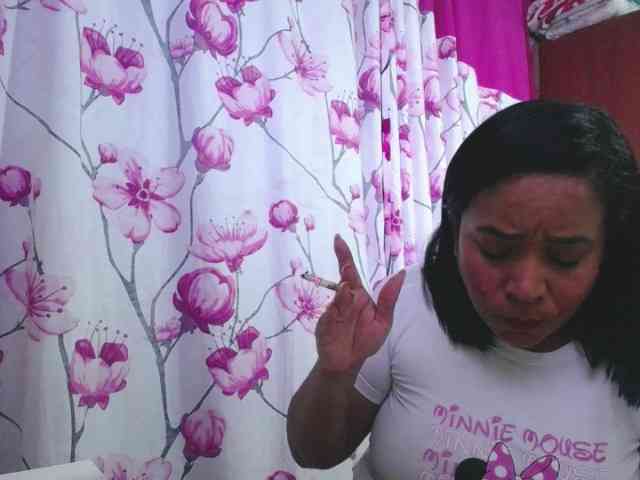 pregnantsaraxxx webcam