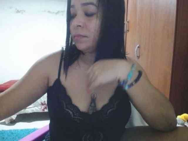 pregnantsaraxxx webcam