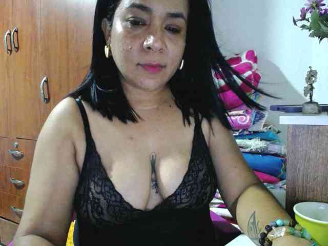 pregnantsaraxxx webcam