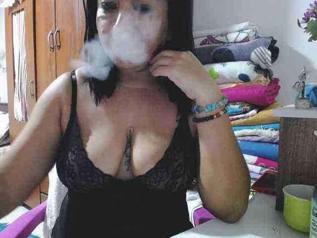 pregnantsaraxxx webcam