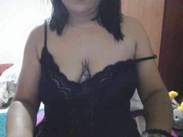 pregnantsaraxxx webcam