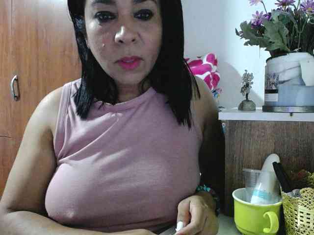pregnantsaraxxx webcam
