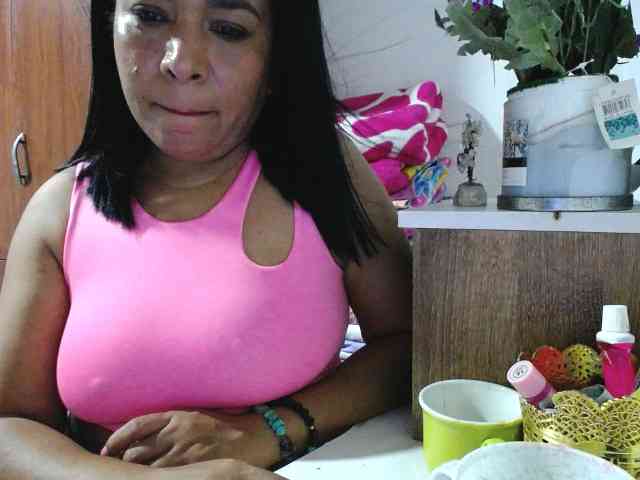 pregnantsaraxxx webcam