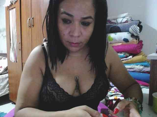 pregnantsaraxxx's webcam live show