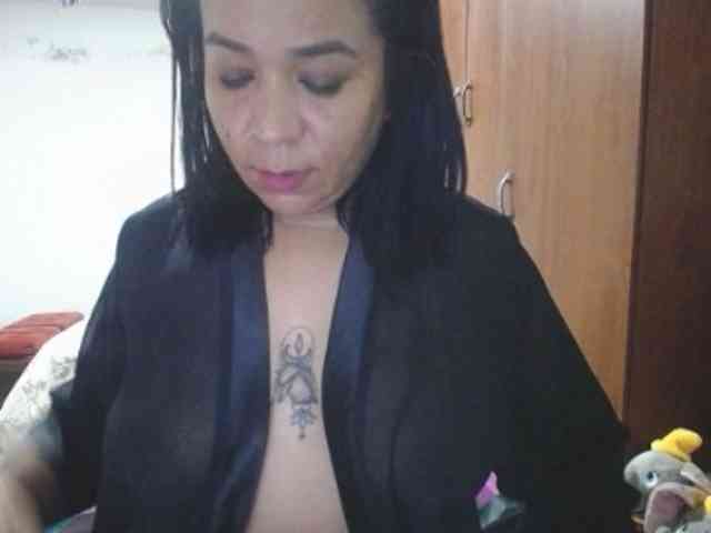 pregnantsaraxxx webcam