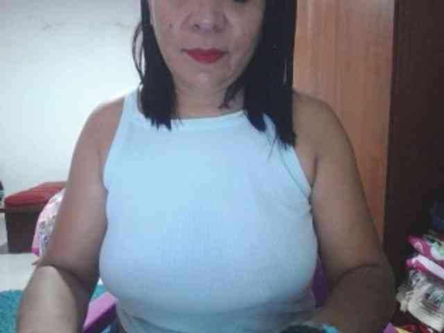 pregnantsaraxxx webcam