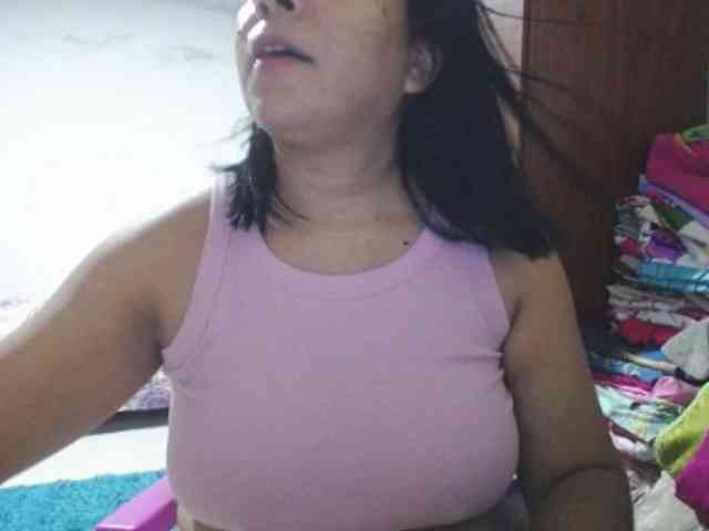 pregnantsaraxxx webcam