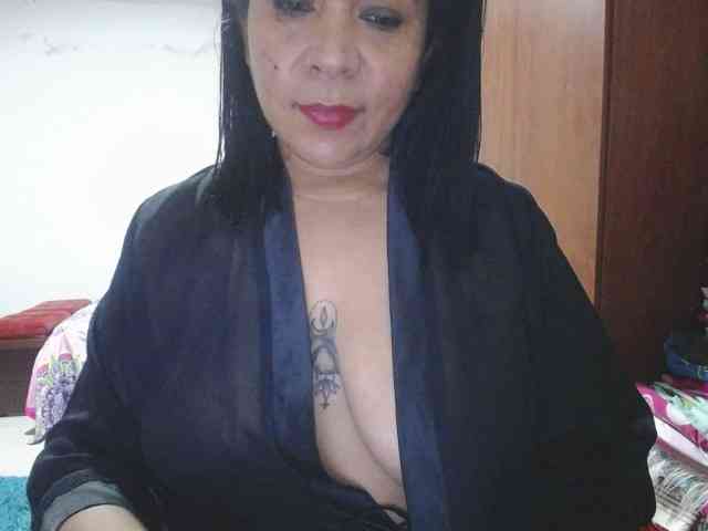 pregnantsaraxxx webcam