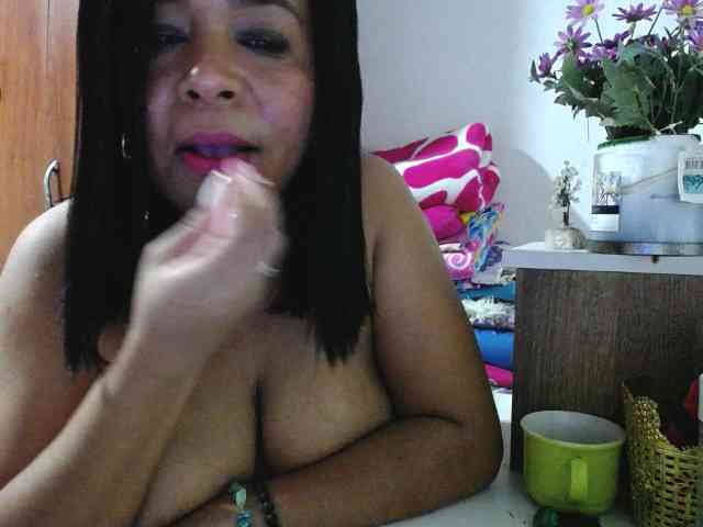 pregnantsaraxxx webcam