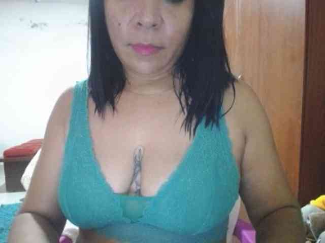 pregnantsaraxxx webcam