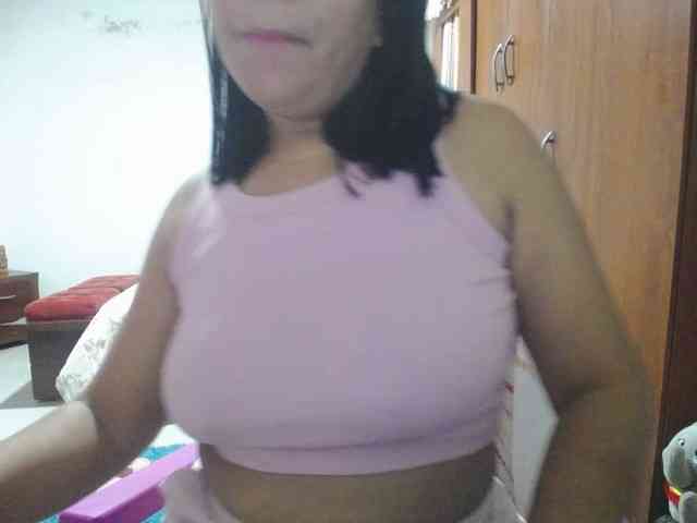 pregnantsaraxxx webcam