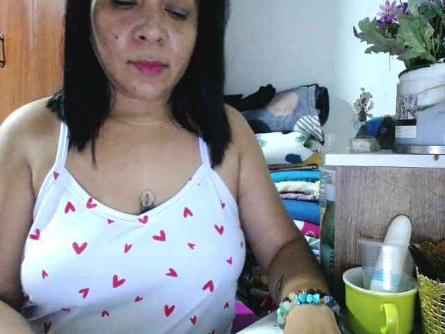 pregnantsaraxxx webcam