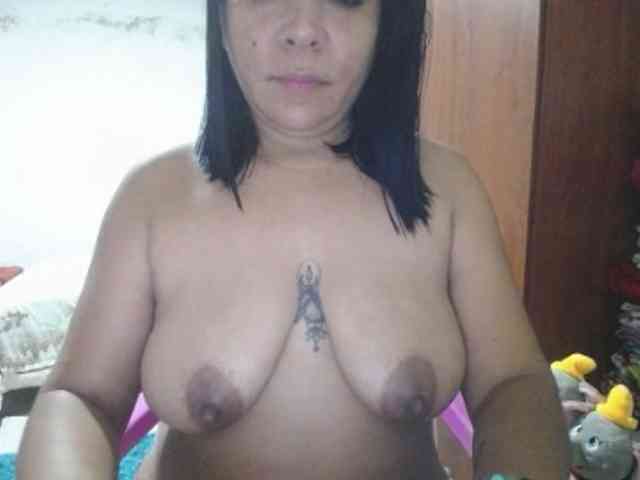 pregnantsaraxxx webcam