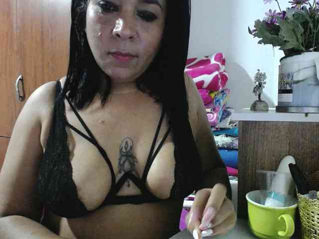 pregnantsaraxxx webcam