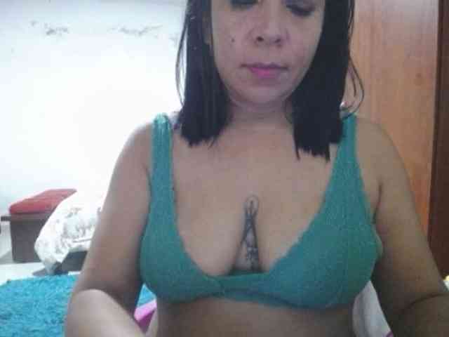 pregnantsaraxxx webcam