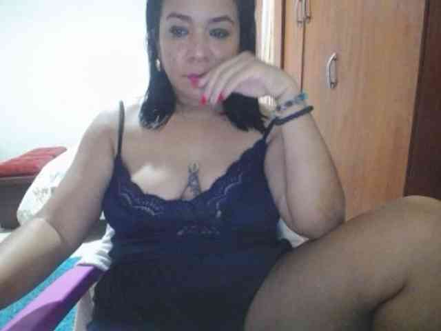 pregnantsaraxxx webcam