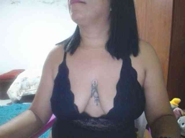pregnantsaraxxx webcam