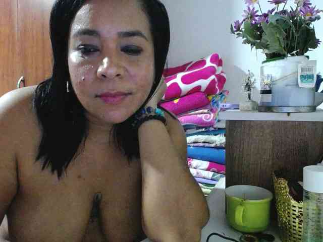 pregnantsaraxxx webcam